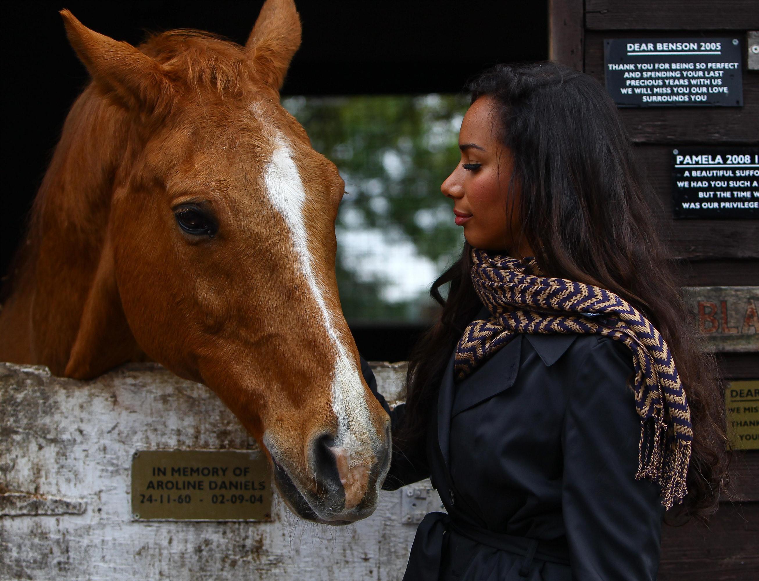 Leona Lewis visits the Hopefield Animal Sanctuary - Photos | Picture 98731